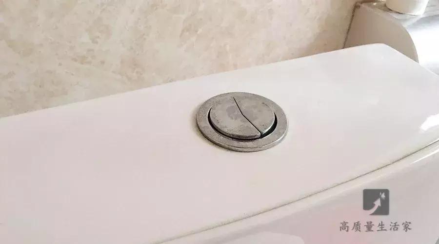 马桶上两个按键正确的使用方法,马桶上一大一小按钮有什么用