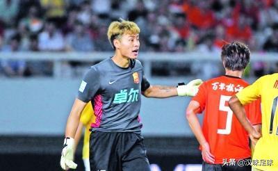 足球闫毅简介,武汉足球员闫毅照片