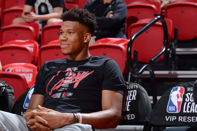 字母哥四兄弟齐聚,字母哥三兄弟同登赛场