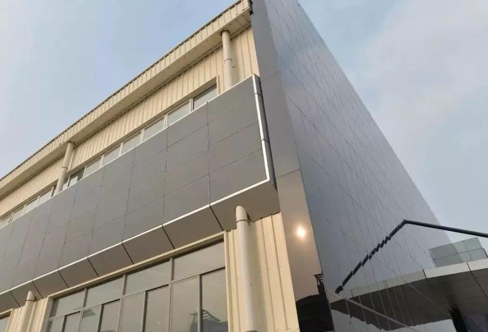 中国又一黑科技发电玻璃问世,发电玻璃或改变世界能源格局