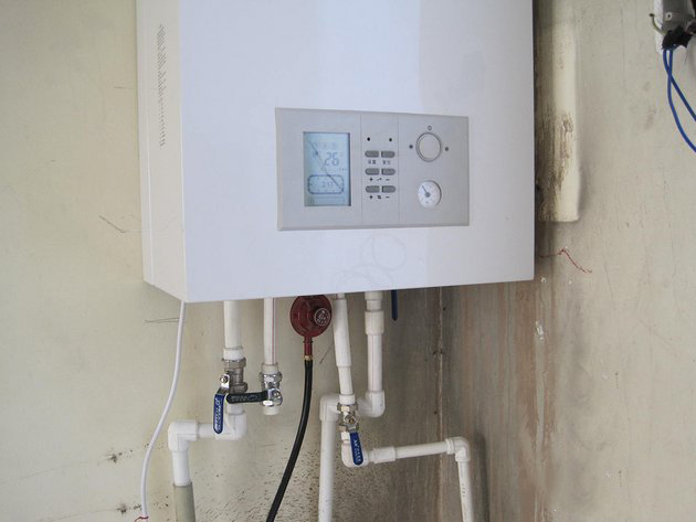 暖气片自取暖,壁挂炉暖气片不用了要排水吗