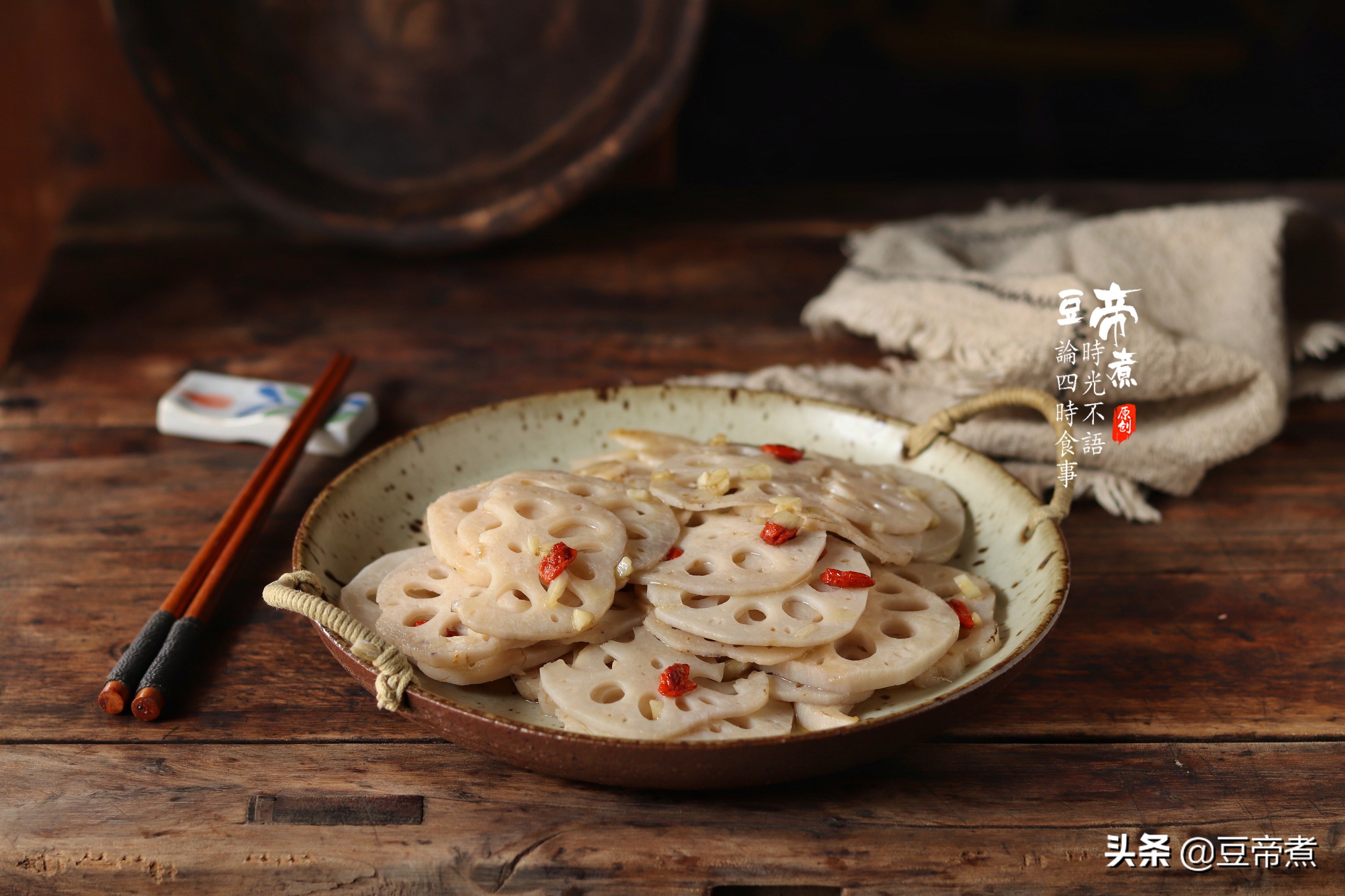 莲藕怎么炒清脆好吃,莲藕怎么样炒才不变色