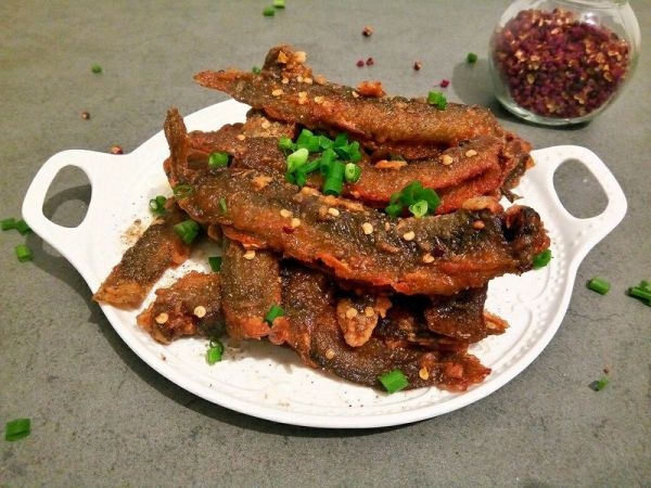 泥鳅好吃吗刺多吗,泥鳅怎样外酥内嫩