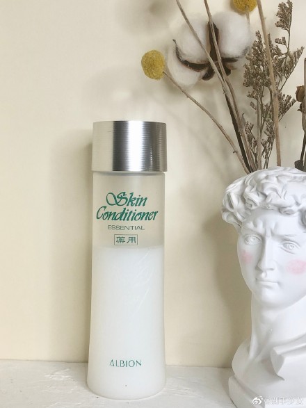 秋冬痘肌要用什么水乳,油痘肌用什么水乳改善痘痘