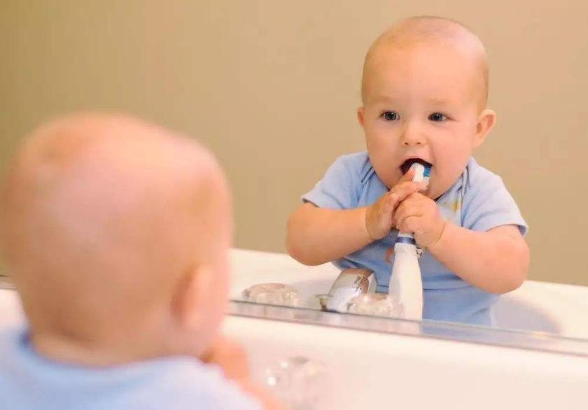 小孩刷牙误吞牙膏怎么办,宝宝误吞牙膏怎么处理