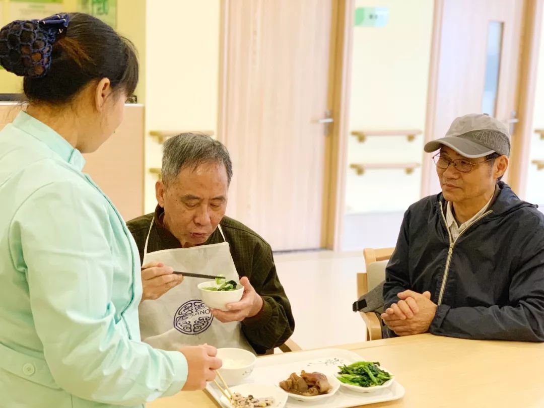 品鉴｜繁华都市里的那座世外颐园