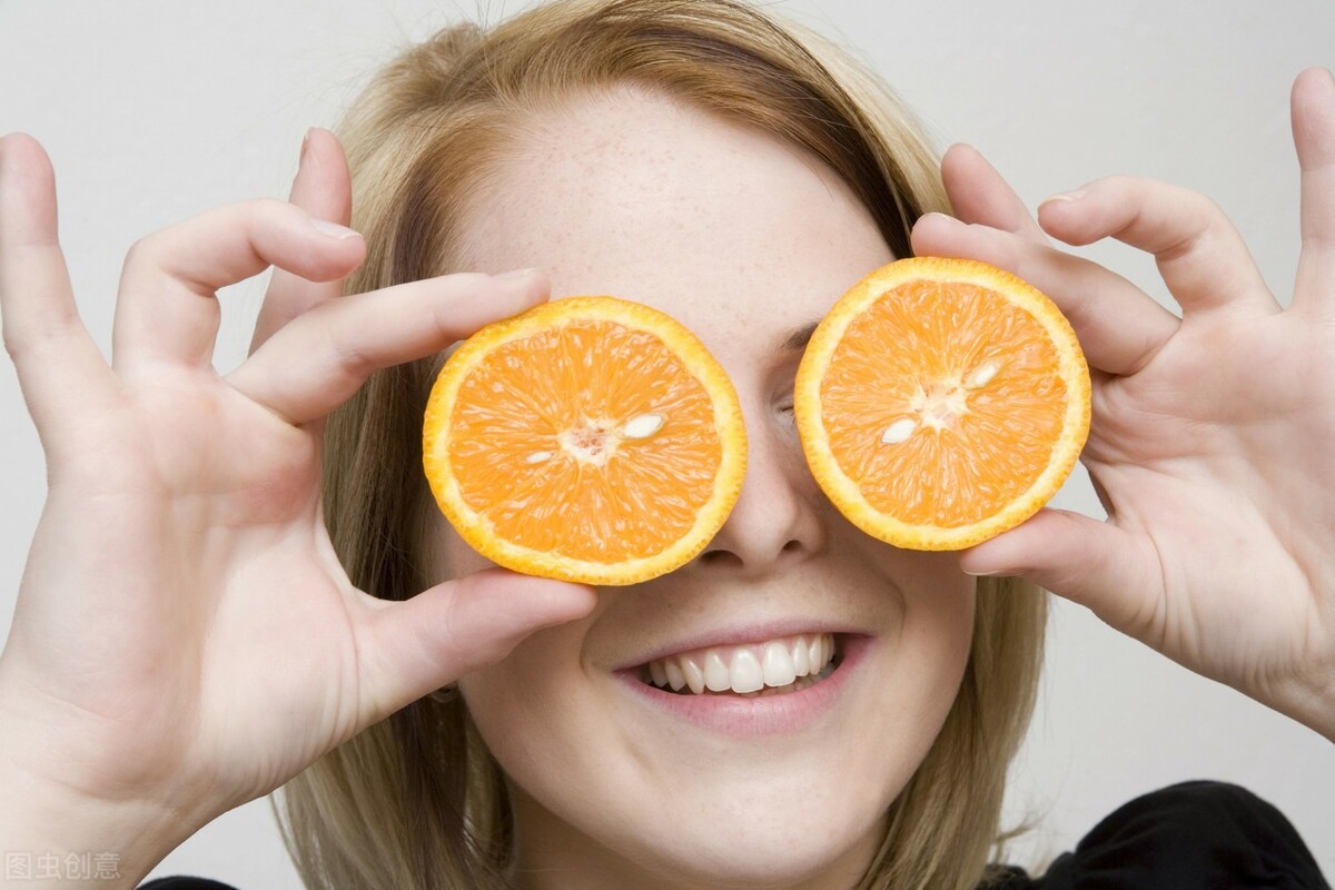 口腔溃疡21金维他和维c一块吃吗,维生素b2和维生素c能治口腔溃疡吗