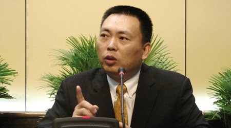 他生于江西，名校毕业，身价超100亿，却40岁就退休了，为啥