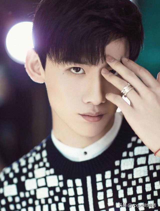 三十多岁男士发型设计与脸型搭配,新余学院男士根据脸型设计发型