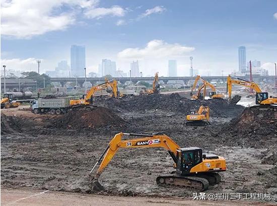 现在买挖掘机多久能回本,现在买小型挖掘机一年能赚多少钱