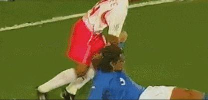 史上最让人震惊的足球比赛,足球看似实力悬殊的比赛却爆冷