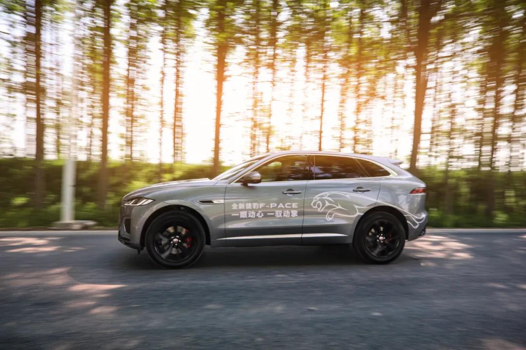 新捷豹f-pace3.0t试评,捷豹f-pace英伦绿