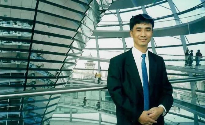 创下多项“第一”！抗生素界夫妻、华裔科学家，他们都来自上海同校同学院！