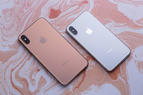 5699元入手全新64G版iPhoneXS,一格式化就没有信号了!