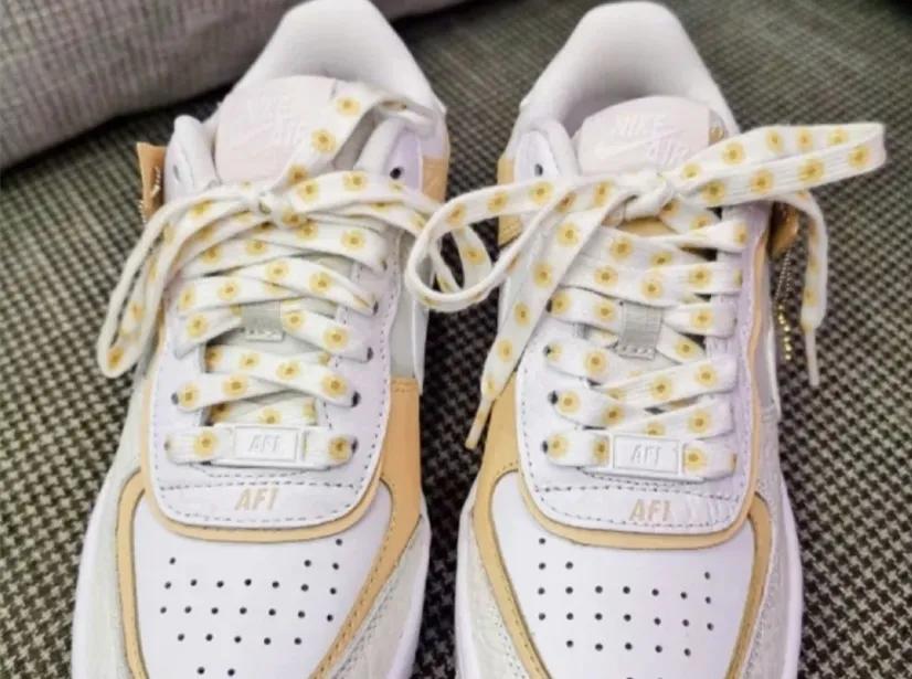 烂大街小白鞋还能穿吗,烂大街小白鞋还有吗