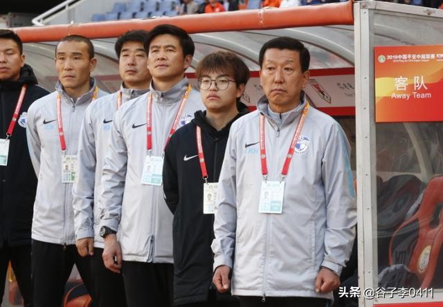 崔康熙临场应变,崔康熙战术引争议