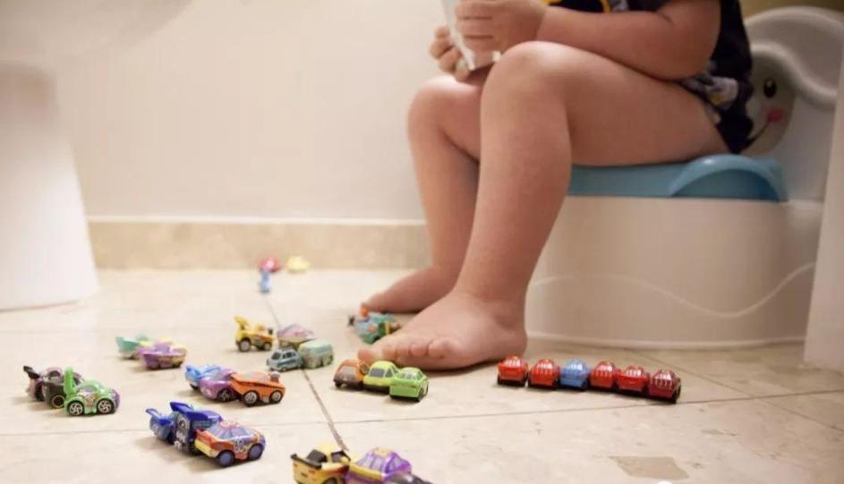 新生儿一天几次排便是正常的,新生儿每日排便几次正常