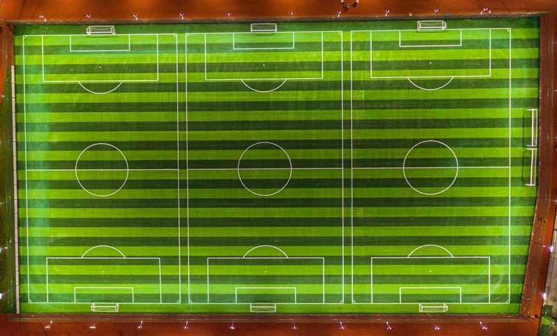 去这儿踢秋天里的第一场球揭秘沪上这处超美足球场地