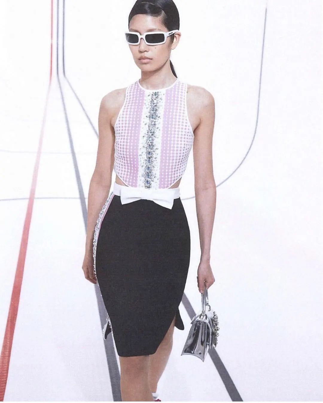 虞书欣穿的可爱灵动的衣服,自己认为适合虞书欣的衣服