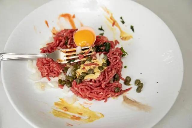 憨豆先生的大灾难被剪辑部分,憨豆先生鞑靼牛肉为什么难吃