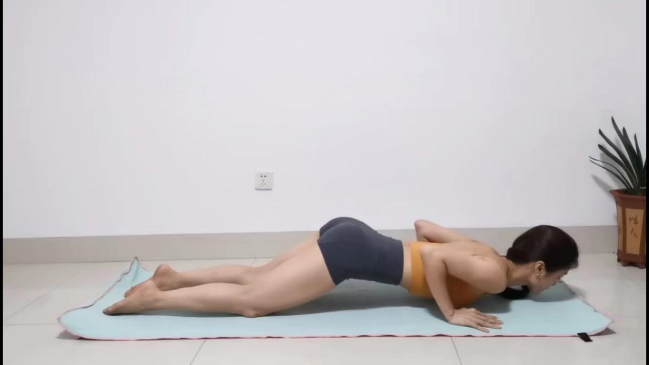 4个动作甩掉拜拜肉让你显瘦10斤,几个动作教你解决手臂拜拜肉