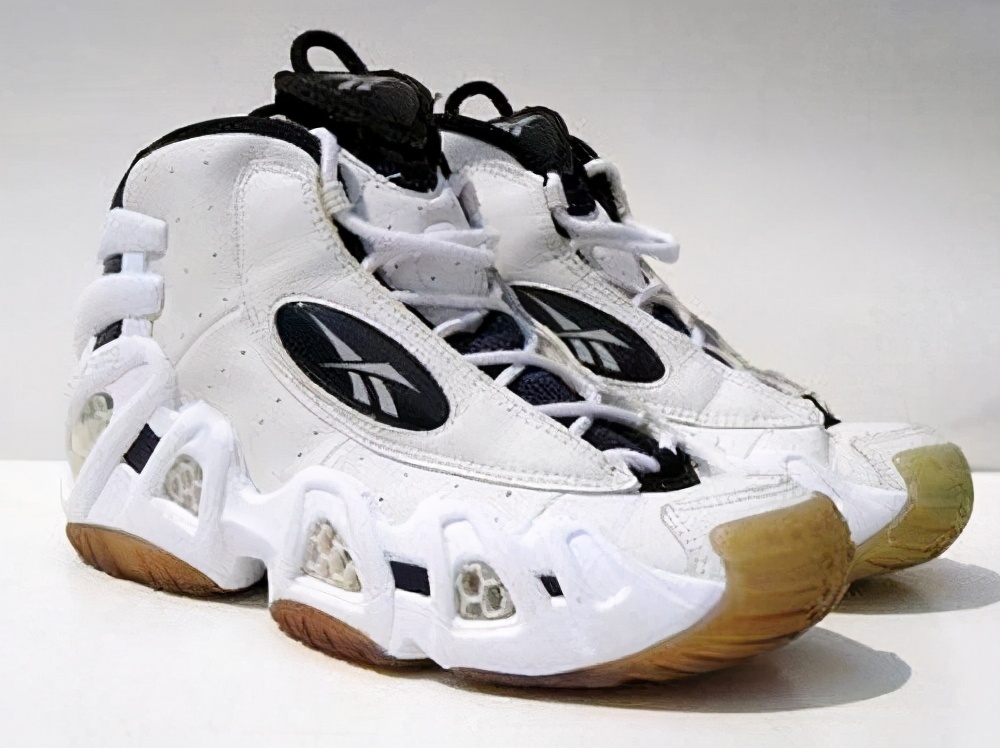 锐步重新生产篮球鞋,锐步哈雷尔