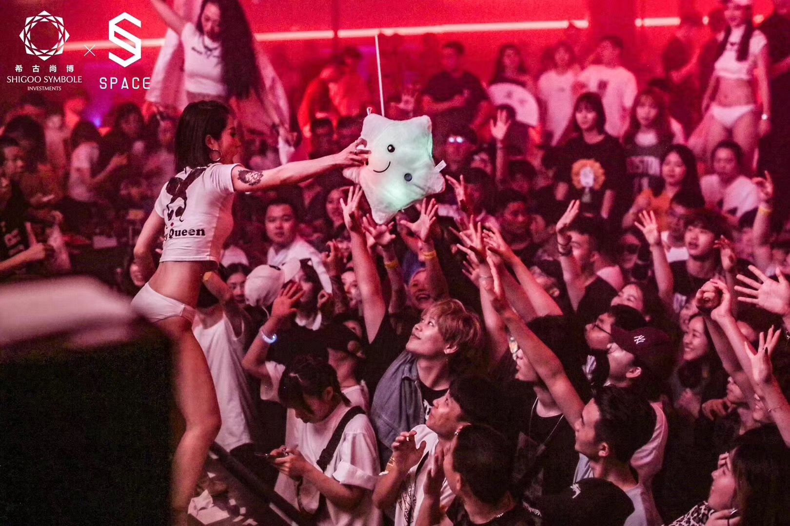 成都夜店必去的酒吧,来成都必去的地方旅游攻略