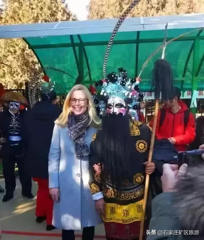 矿区红脸社火在贾庄古镇展演,非遗矿区红脸社火赴石家庄市展演