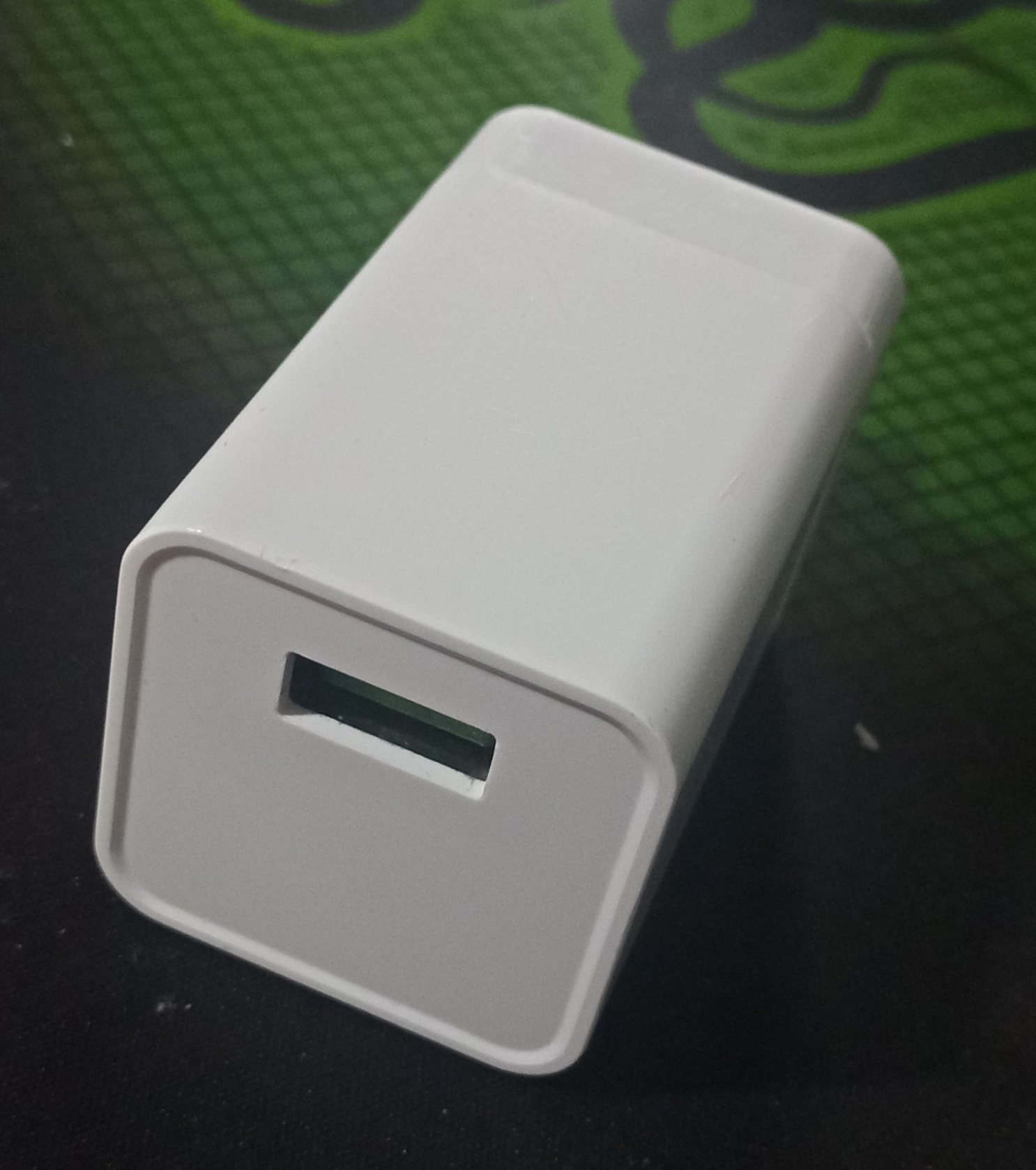 山寨也越来越舍得花成本了！拆解一个高仿的山货OPPO充电头