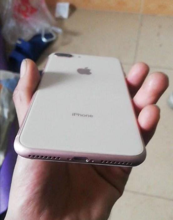 899元货到付款买的iPhone8Plus，总觉得哪里不对？