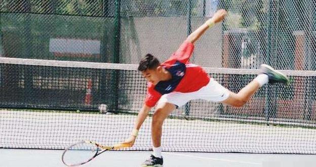 父亲是快刀浪子高峰，母亲是天后那英，今16岁的高兴怎么样了