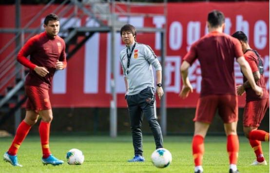 李铁评价c罗水平,李铁表扬全队球员