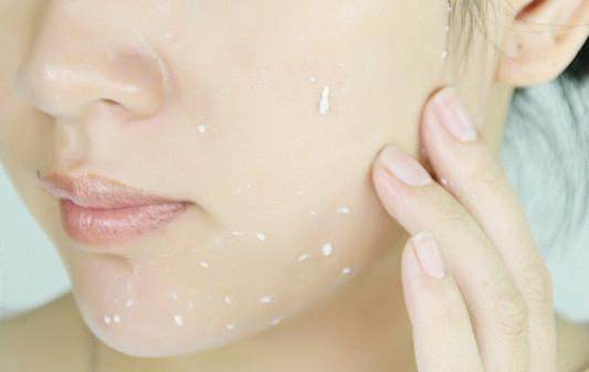 护肤品“搓泥”是什么鬼？教你如何改善