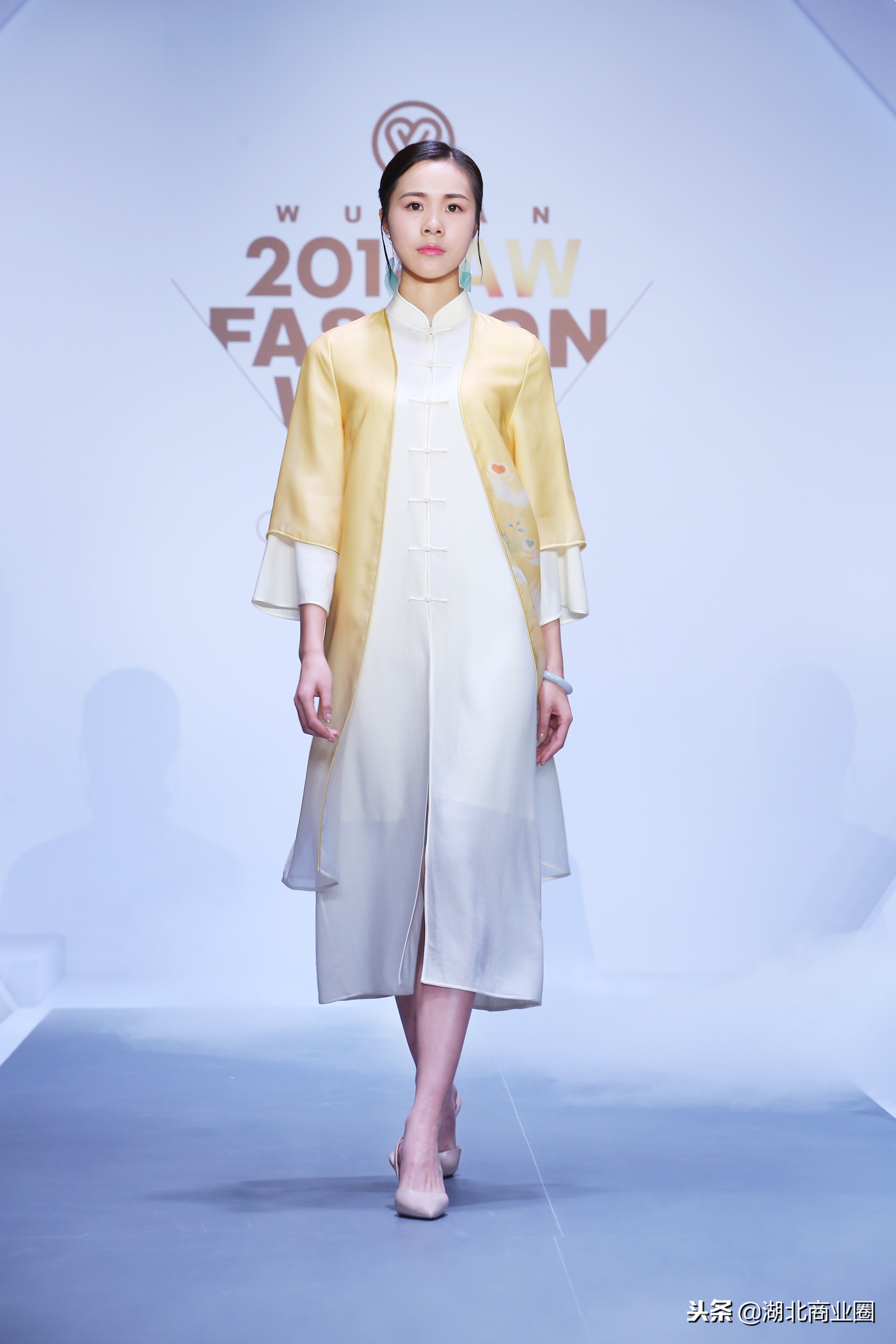 2015武汉国际时装周完美收官,武汉时装周闭幕传统服饰
