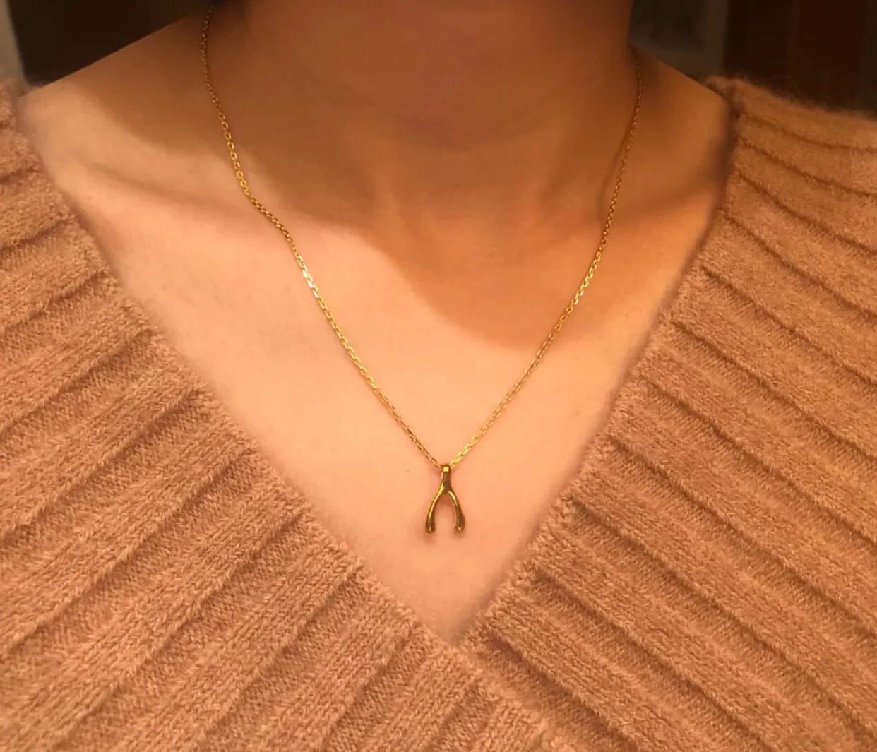 周生生与周大福黄金颜色不一样,周生生最好看的一款黄金手镯