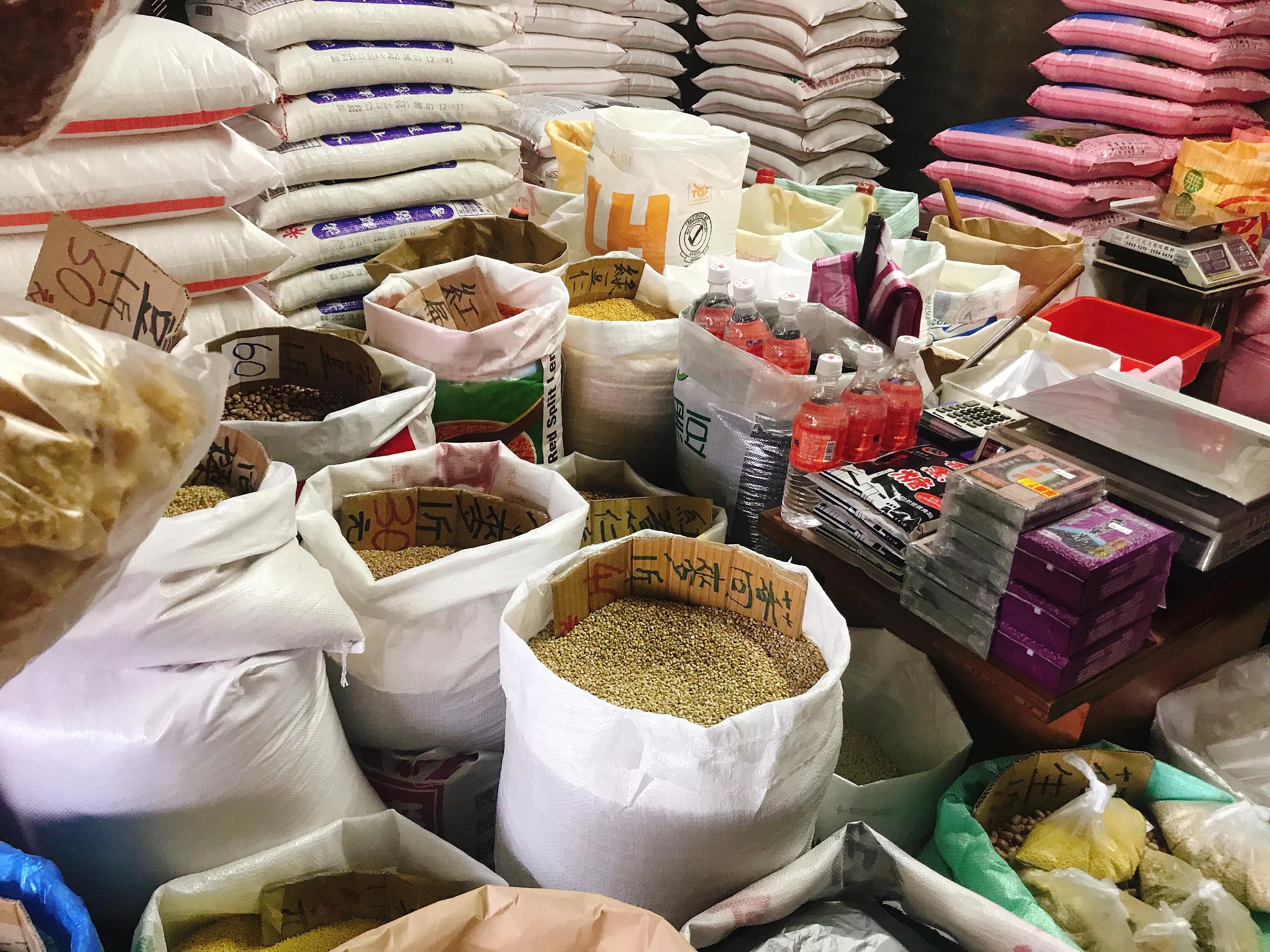 杂粮饭煮的时候放多少水,杂粮饭如何搭配不伤胃