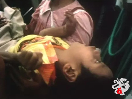 历史上的今天：一款惊艳全球的泳装，藏着美国一桩血腥罪恶