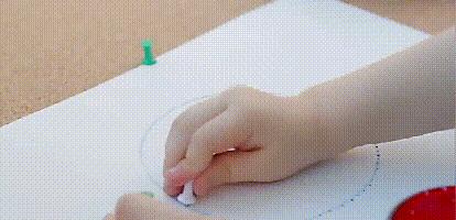 手部精细动作小游戏视频,跟宝宝玩什么游戏能促进大脑发育