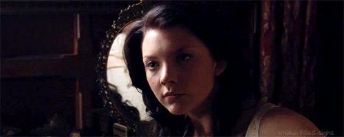 侍女上位、姐妹同夫、一王废四后，英国王室狗血传奇荒诞如戏