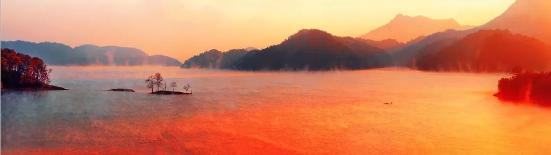 吐鲁番的葡萄熟了的景色,吐鲁番的葡萄熟了美丽的风景