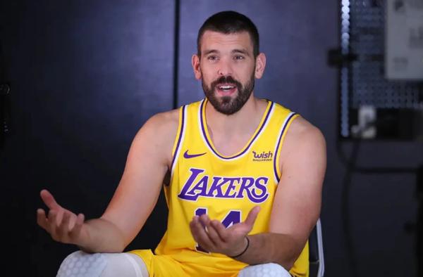 詹皇39分骑士遭47秒逆转,库里谈詹姆斯56分战胜勇士