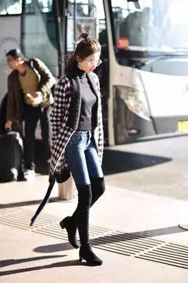 这篇春晚穿搭主要是来回(应)馈(付)社(老)会(板)的!