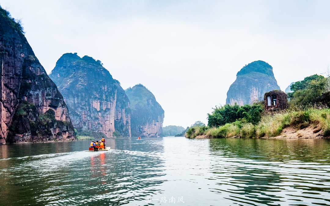 龙虎山悬棺千年古尸,龙虎山悬崖墓葬在哪里