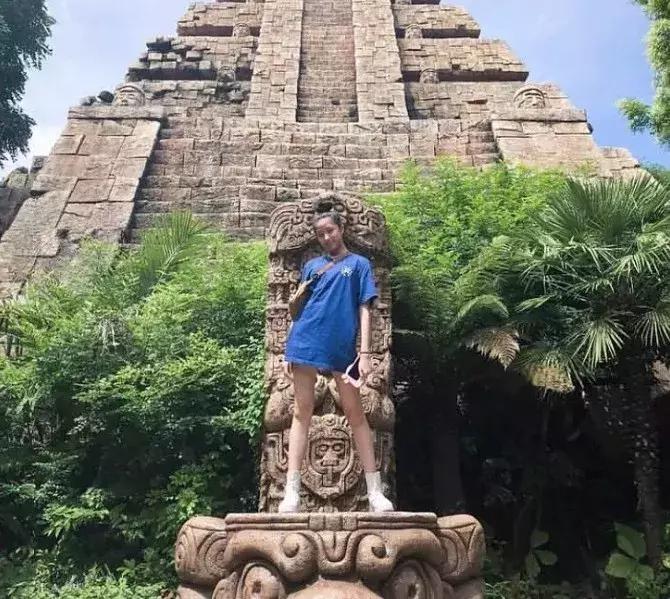 欧阳娜娜三姐妹颜值相差,欧阳娜娜三姐妹年龄从大到小