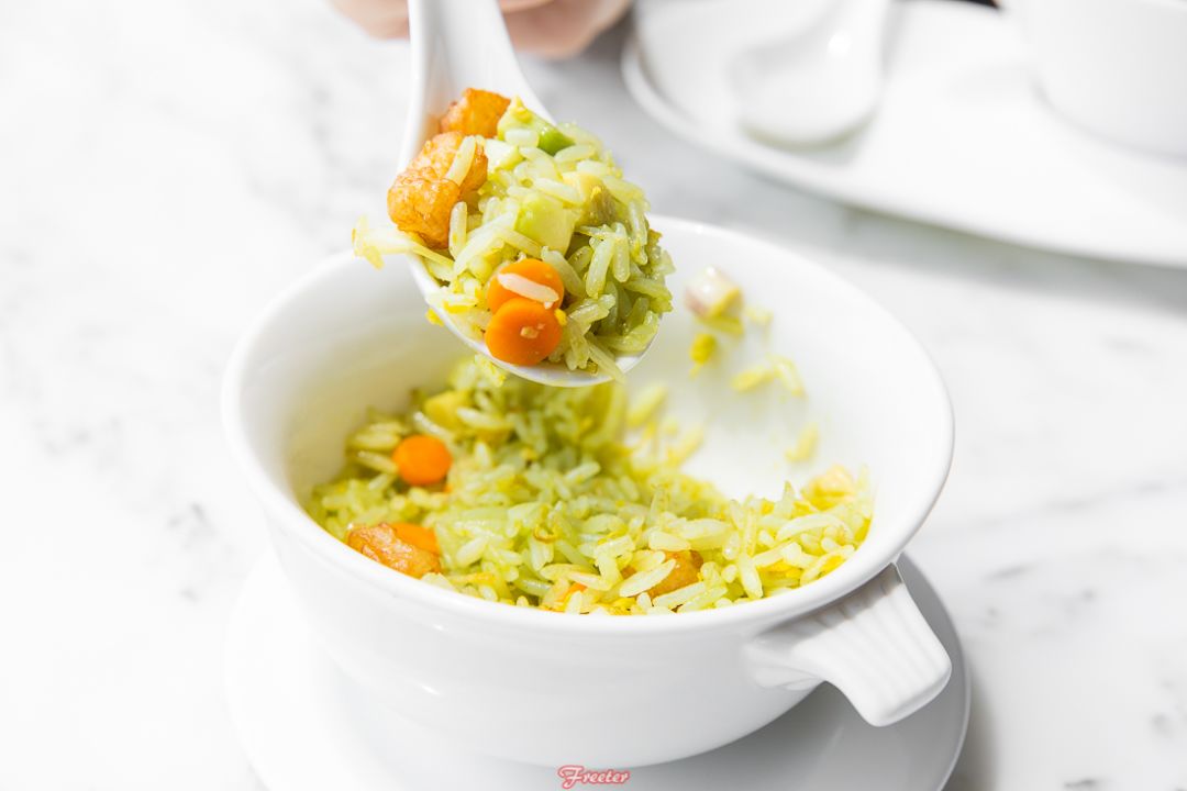 在唐阁，不止有难忘的美食体验，更有43层才能触及的海口绝美风景