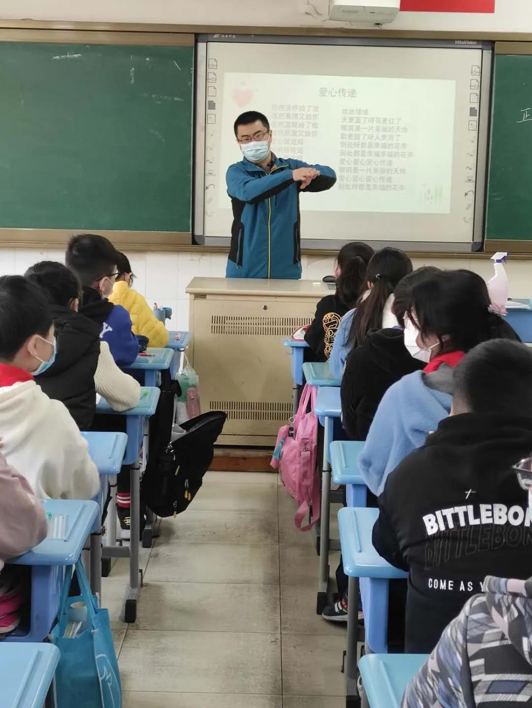 开学现场直击,昆山小学最新消息