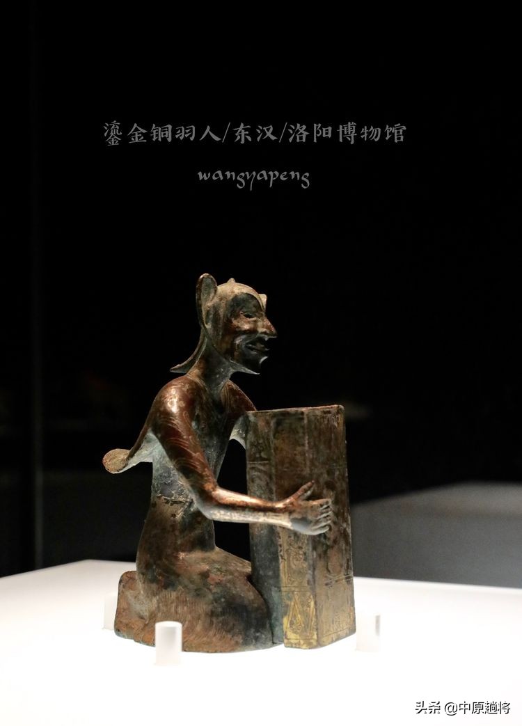 洛阳博物馆专门为二十多件珍宝成立了一个展馆