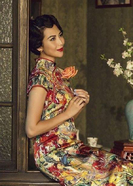蔡少芬的普通话真的有这么夸张吗,蔡少芬复古旗袍照