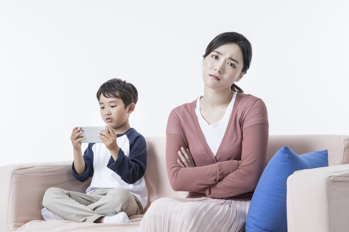 老人溺爱孩子的十种表现,老人溺爱孩子如何去纠正孩子