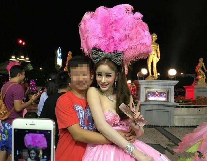 扒开「人妖」不为人知的一面，站街下海，都是心酸